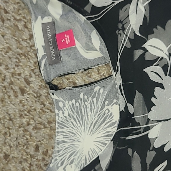 Vince Camuto Asymmetrical Sleeveless Blouse Black and White - Picture 3 of 7